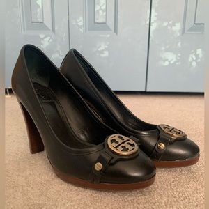 Tory Burch Black Leather Logo Heels Size 7